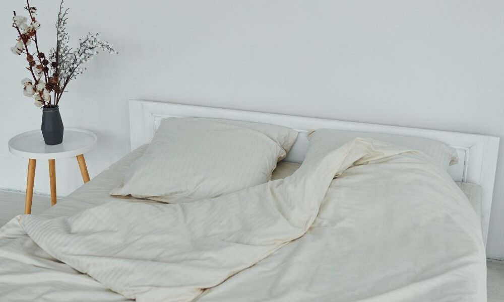 Jaka kołdra całoroczna najlepsza? Poradnik